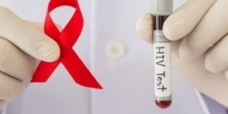 17 мая – международный день памяти умерших от СПИДа, его девиз в 2020 году – «Прикосновение жизни»